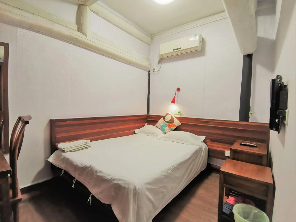 Shaoxing Laotaimen Luxun Native Place Youth Hostel