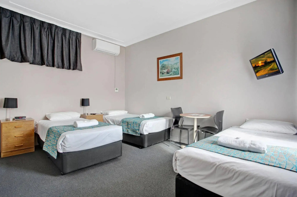 Gateshead Tavern & Motel