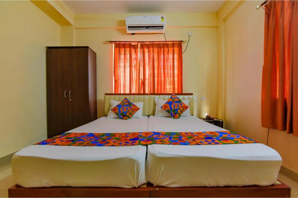 FabHotel Capital Casa - Newtown Bus Stand