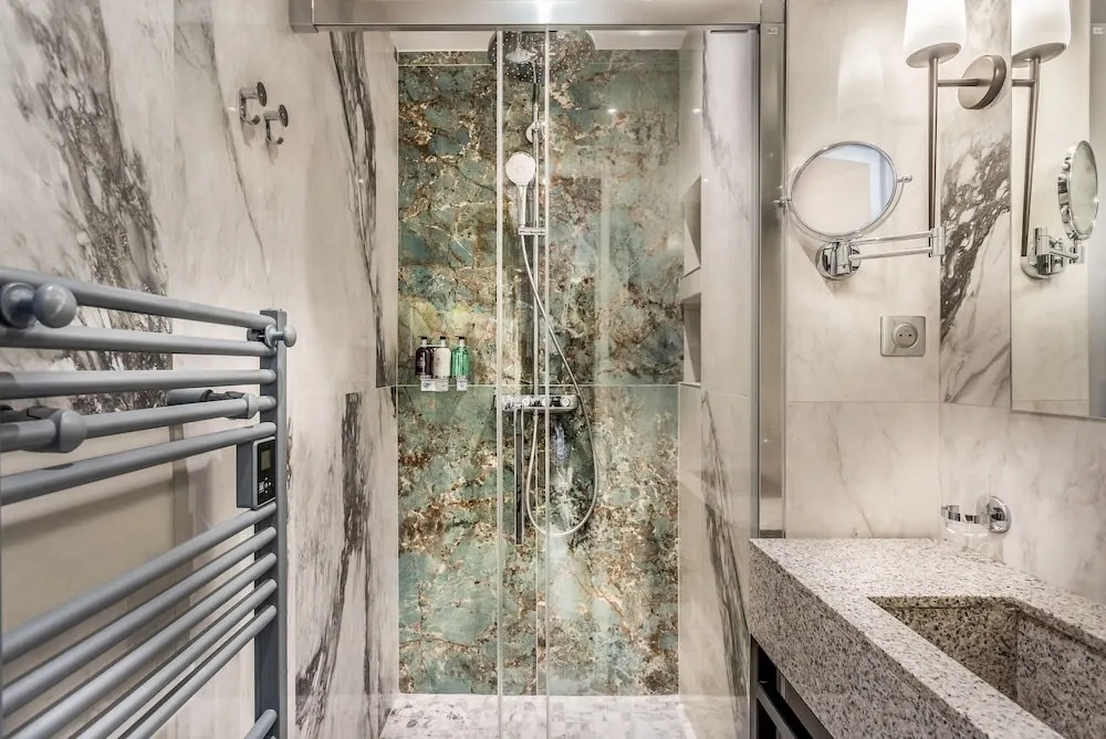 Sunshine 2 bedroom - Luxury at Louvre