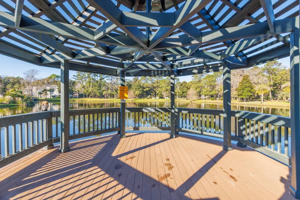 Evian Villa Retreat - Incredible Shipyard Condo