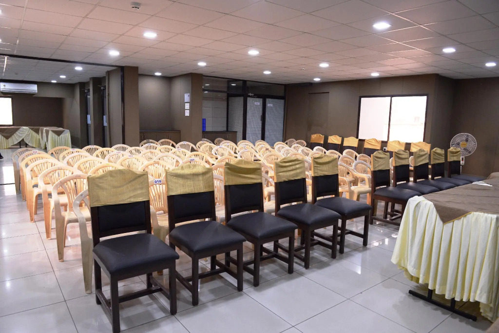 OYO 1030 Hotel Palm View Residency