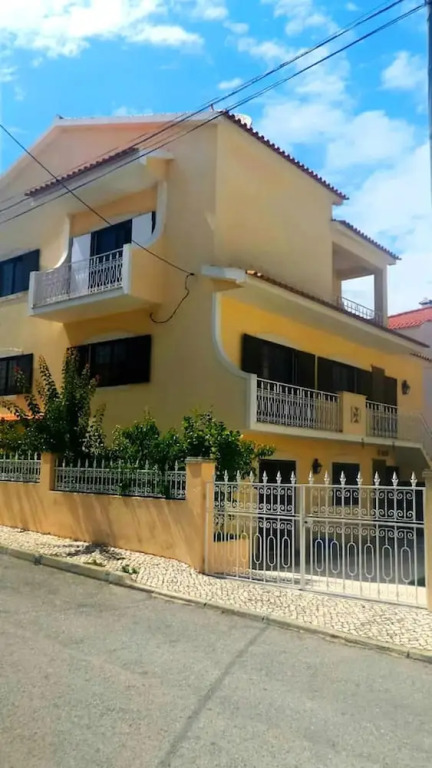 House with 2 Bedrooms in Palmela - 8 Km From the Beach