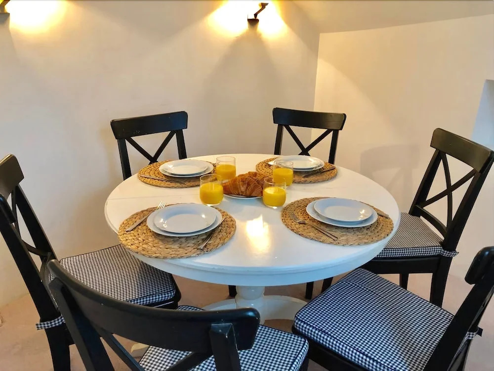Victoria Station Apartment