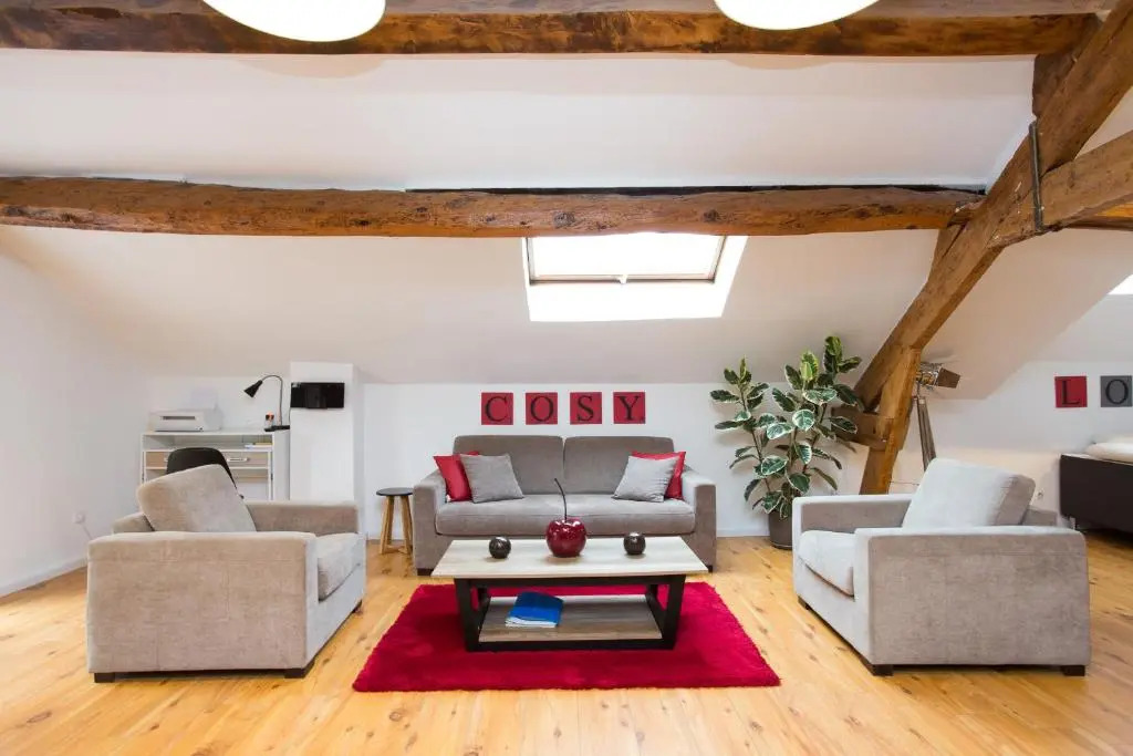 Big loft 107m2, 10min walk to Palais des Festivals