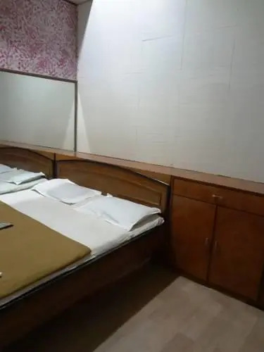 Shahana Guest House & Dormitory
