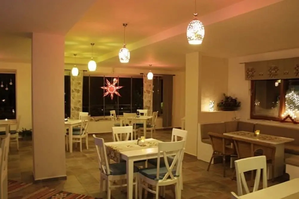 Four Seasons I -10 With 2 Bedrooms Guarantees a Wonderful Holiday