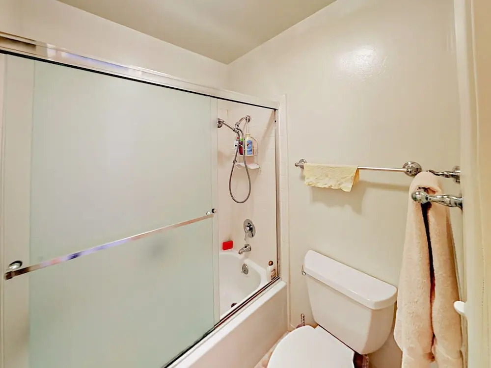 336al238 3 Bedrooms 2.5 Bathrooms Condo
