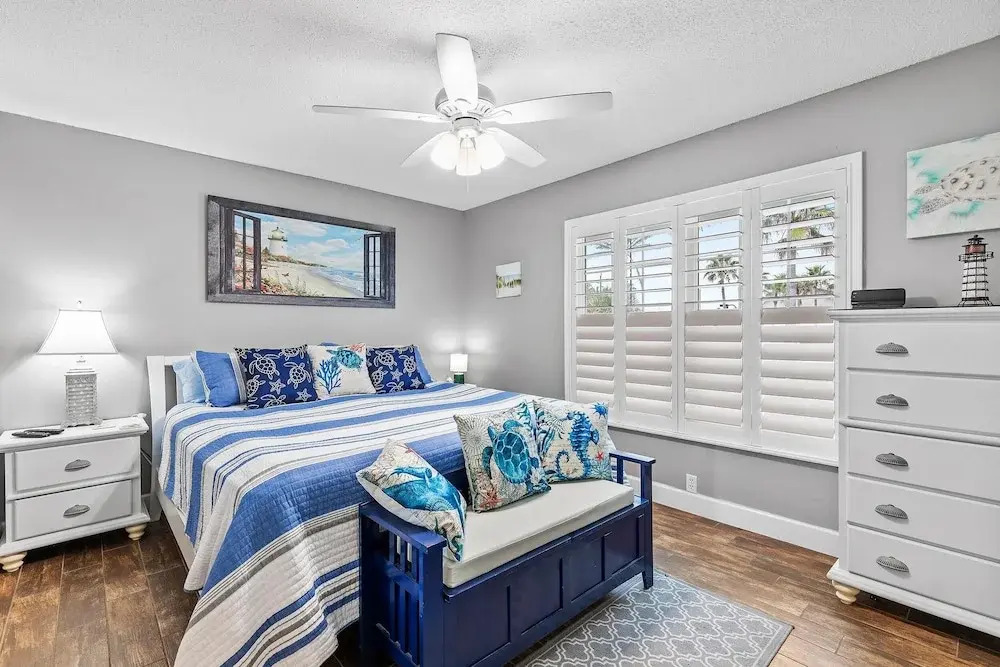 Colony Beach Club 210