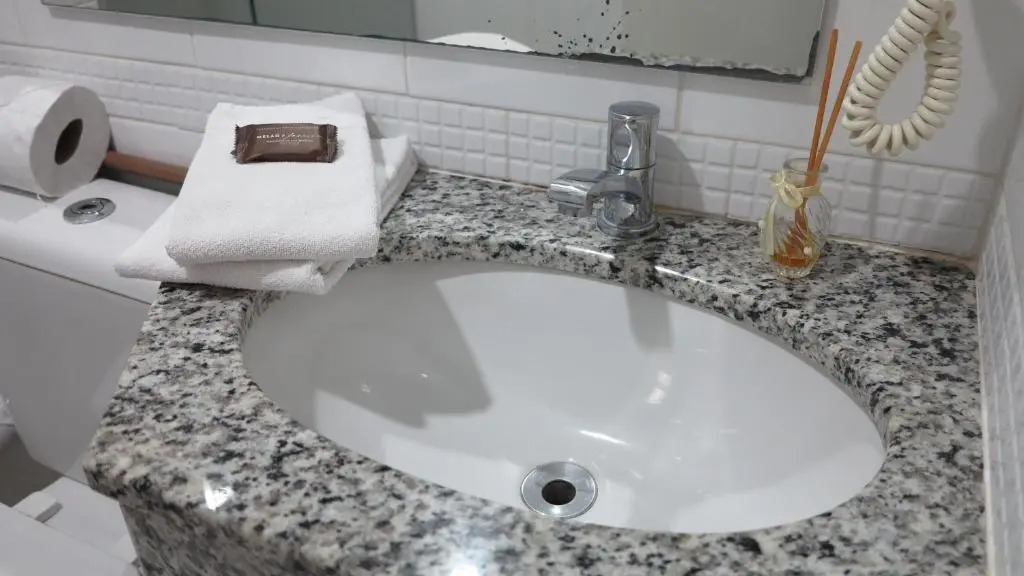 Stay - Apartamentos, Studios e Quartos - Piscina, Jacuzzi e Sauna - 400m da Praia Central