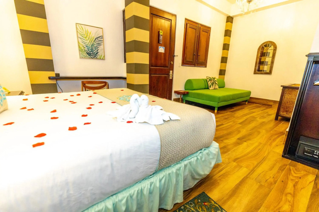 CasaBlanca Hotel