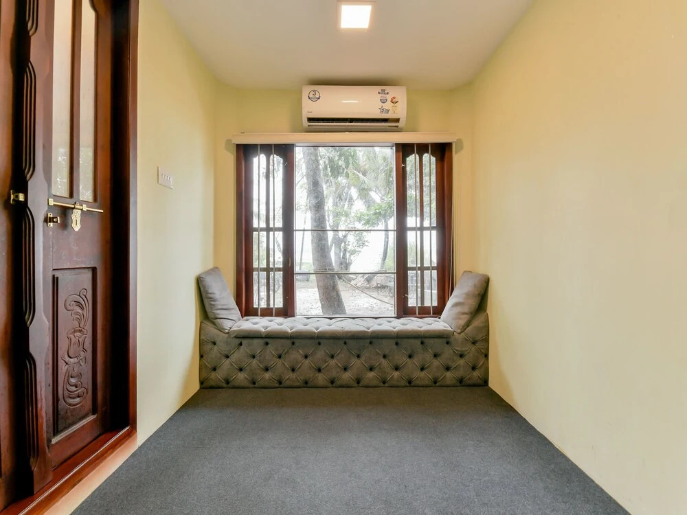 OYO 13683 EGC Houseboat 9 BHK