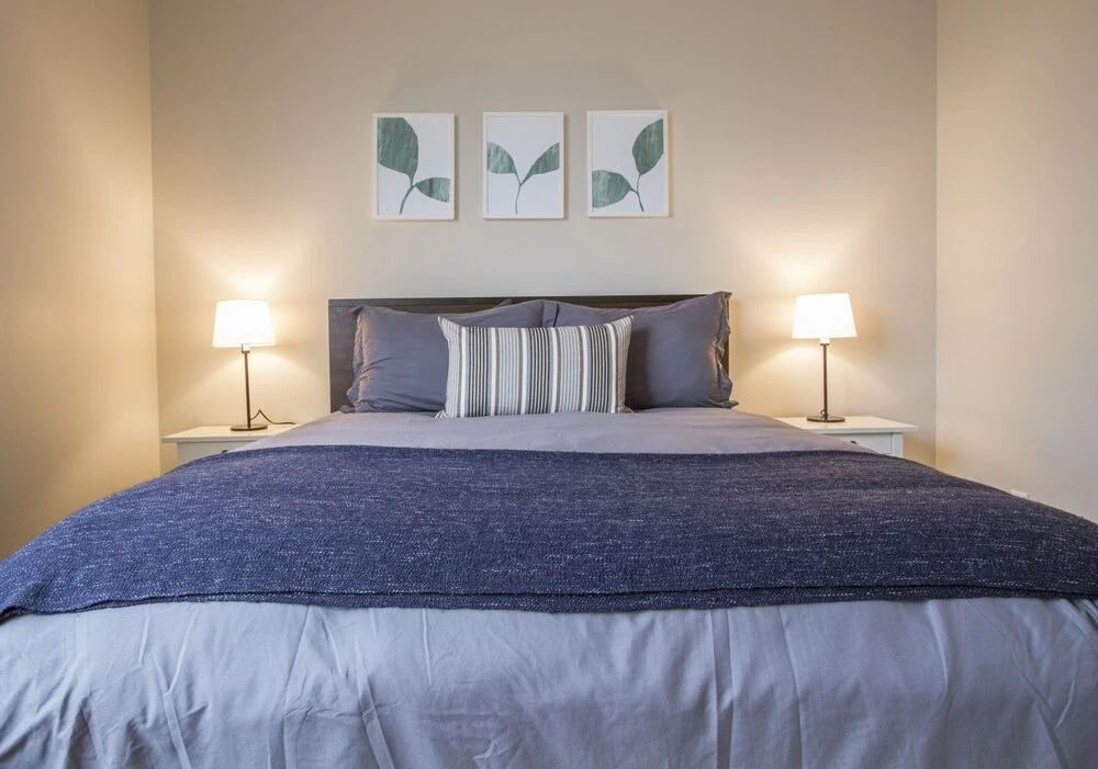 MARINA PRESIDENTIAL SUITE w AMAZING VIEWS & AMENITIES