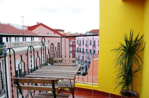Lisbon Sloped Ceiling Apartment