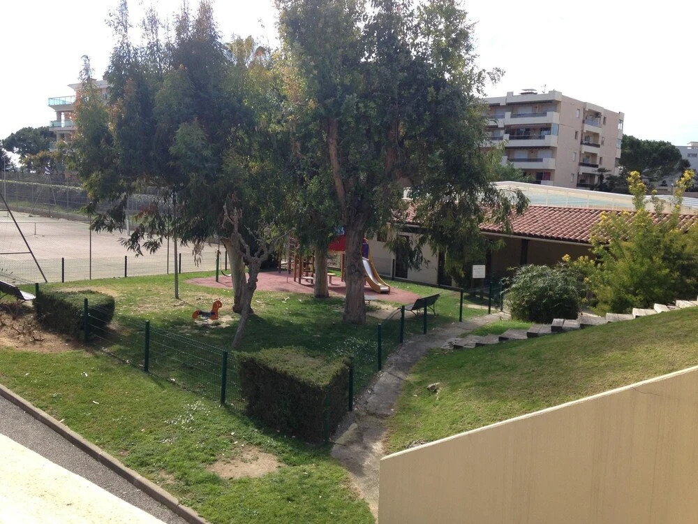 Studio in Saint-laurent-du-var, With Pool Access, Enclosed Garden and