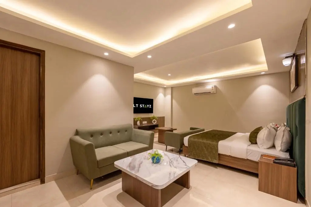 Saltstayz Premier - Paschim Vihar
