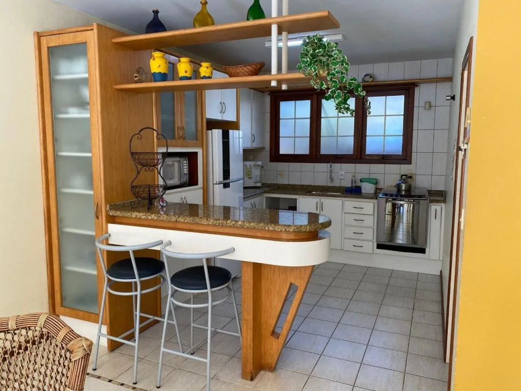 Casa 3 Dormitórios Jurere Internacional