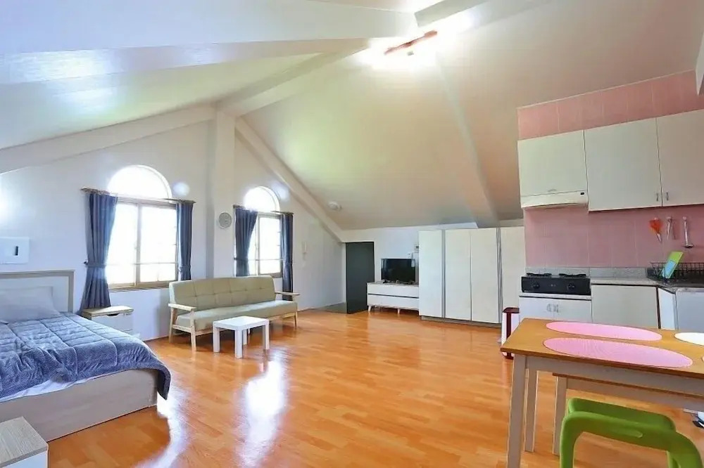 Munmoon House