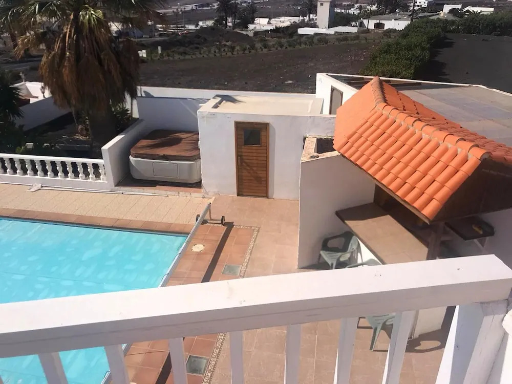 Villa With 6 Bedrooms in Tías, With Wonderful sea View, Private Pool, Enclosed Garden - 4 km From the Beach