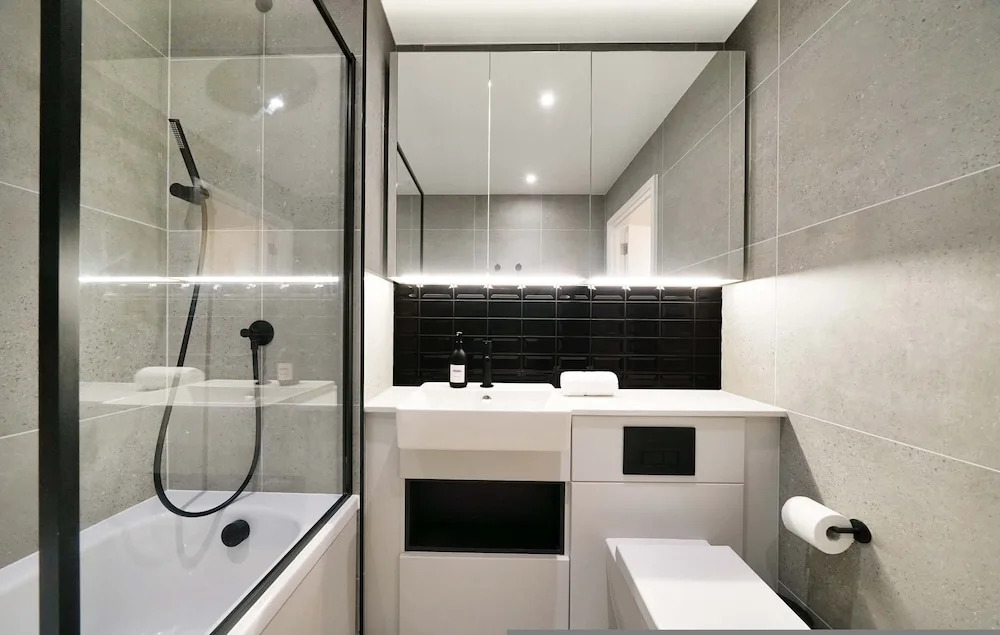 Rosso Suite 2BR City Views