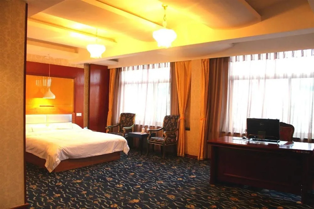 Tuke China Light Hotel
