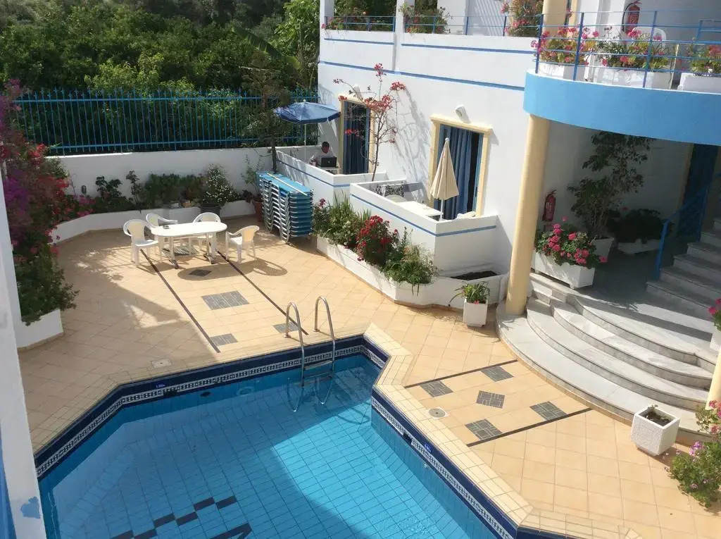 Nana Hotel