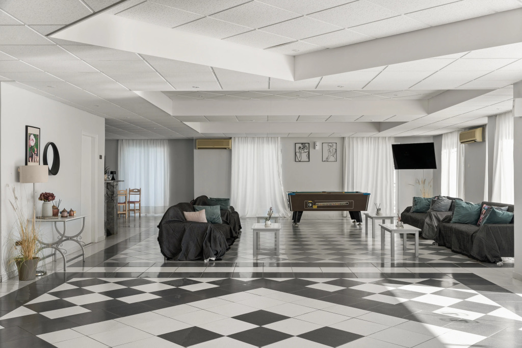 Eleana Hotel
