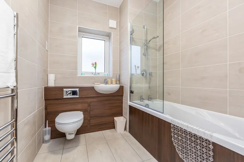 2BR Apt-sleeps 5-accessible-central Dartford