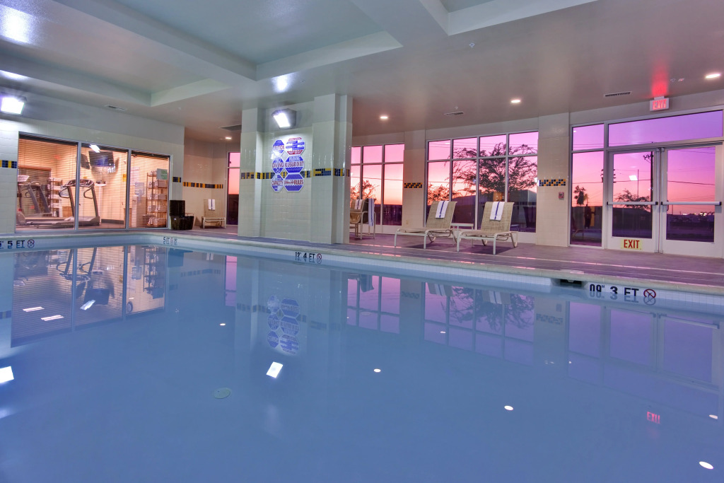 Holiday Inn & Suites Bakersfield by IHG