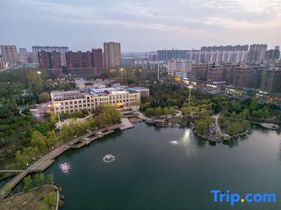 Yucheng Mulan Lake Garden Hotel (Yucheng County Government Store)