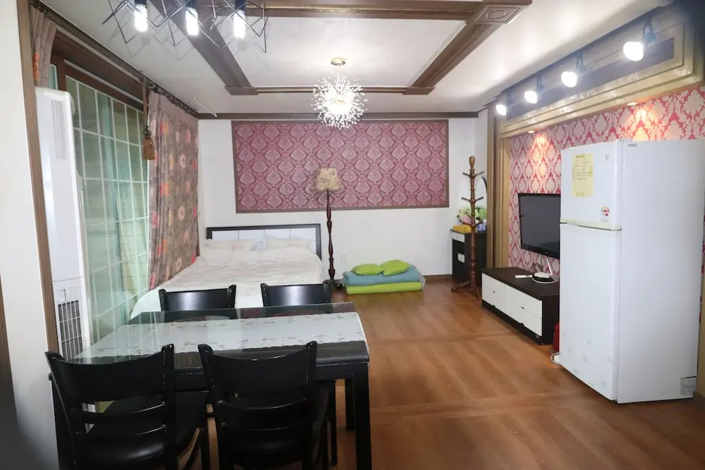 Gyeongju Raspberry Pension