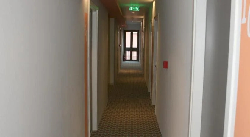 Victoria Hotel