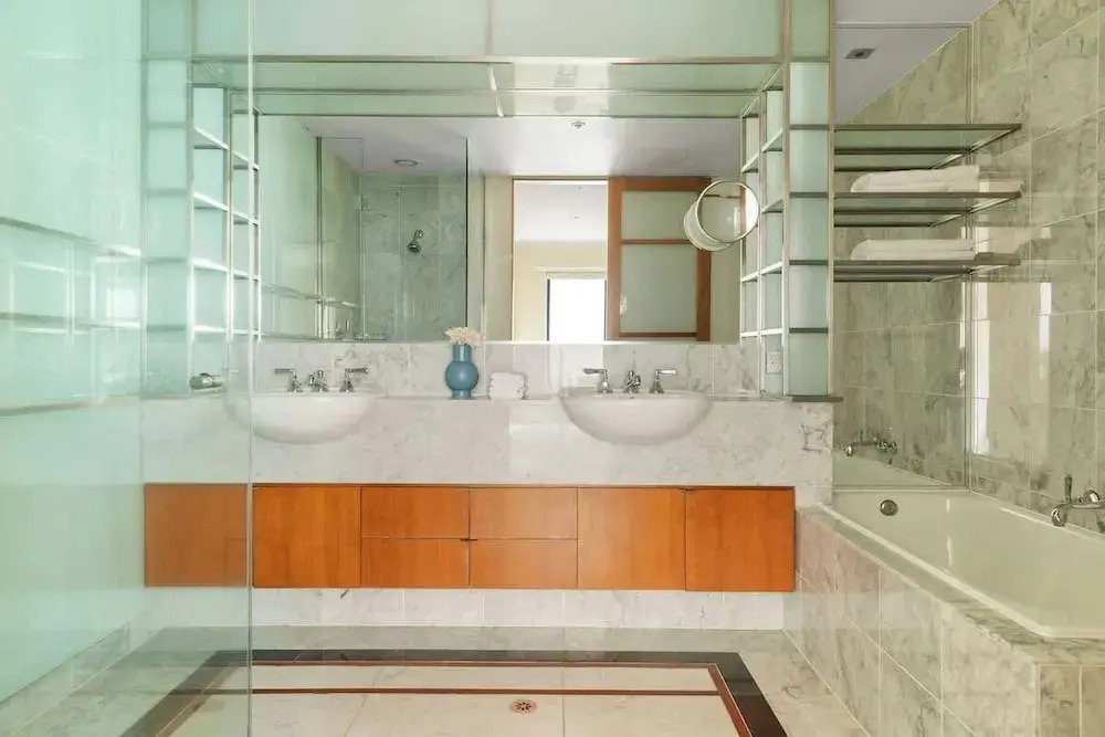 Stylish & Cozy 4BR Retreat With Free Parking