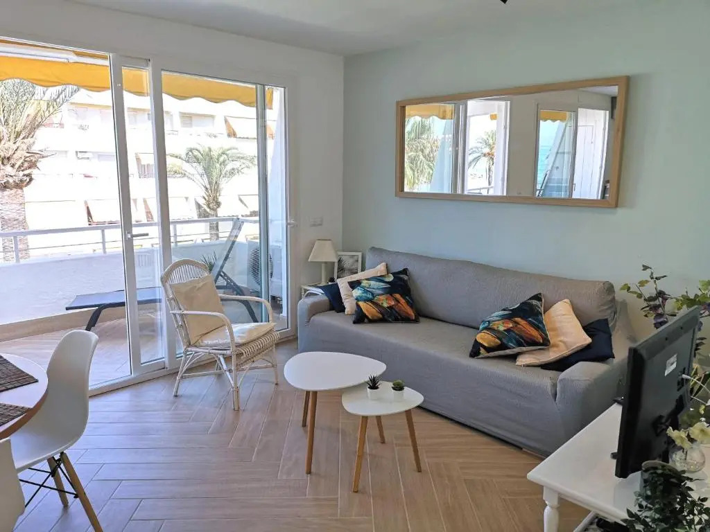 Sunny Beach View Duplex wWi-Fi Pool AC - Alojamientos La Torre