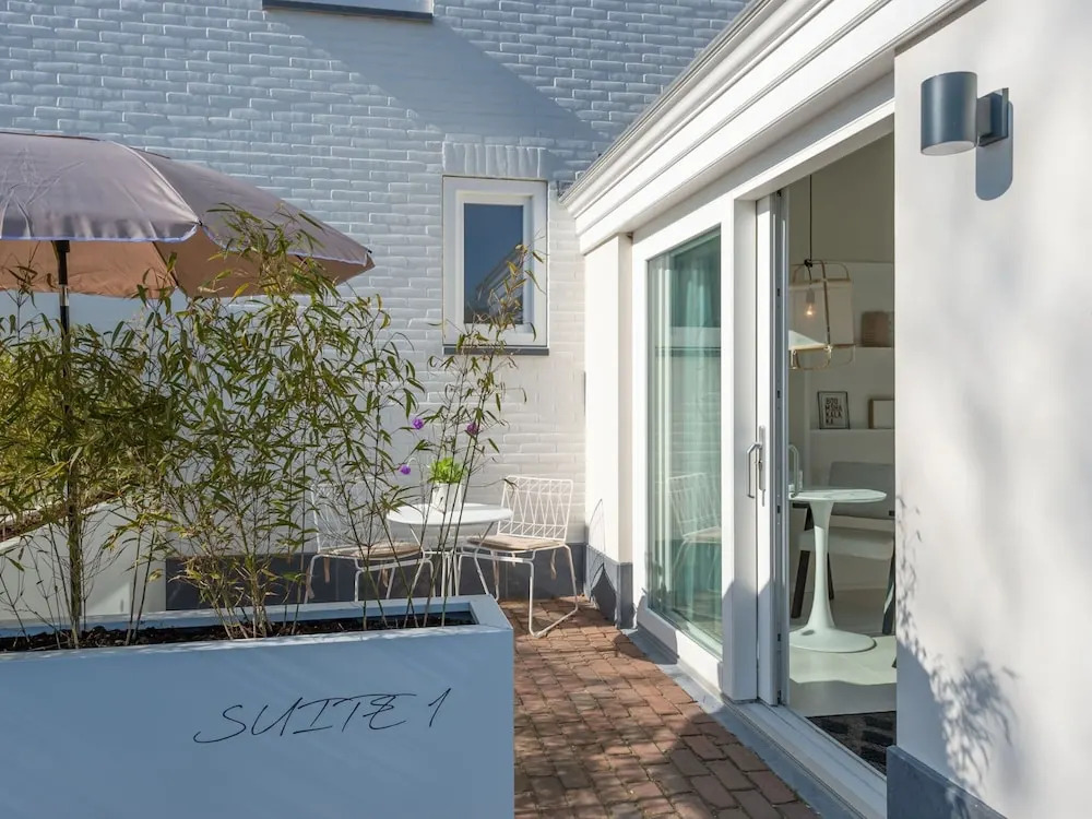 Pleasaing holiday home in Oostkapelle near centre