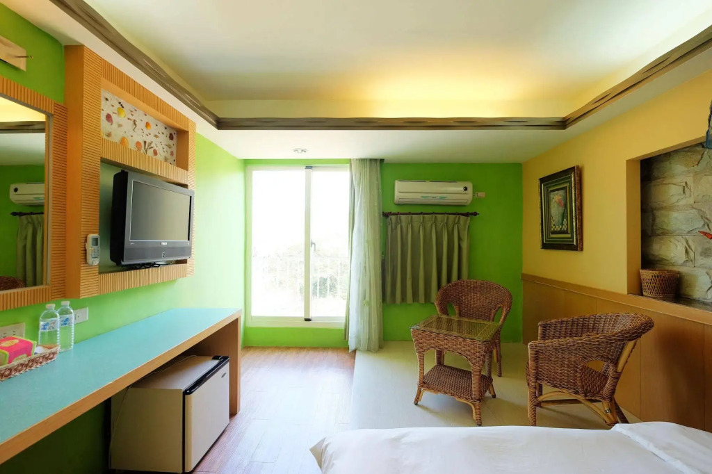 Summer Inn