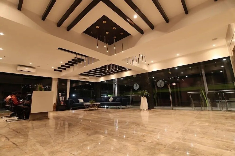 Sri Sri Sri Hotel