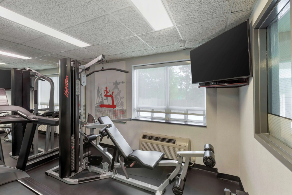Best Western Plus Burlington Inn & Suites