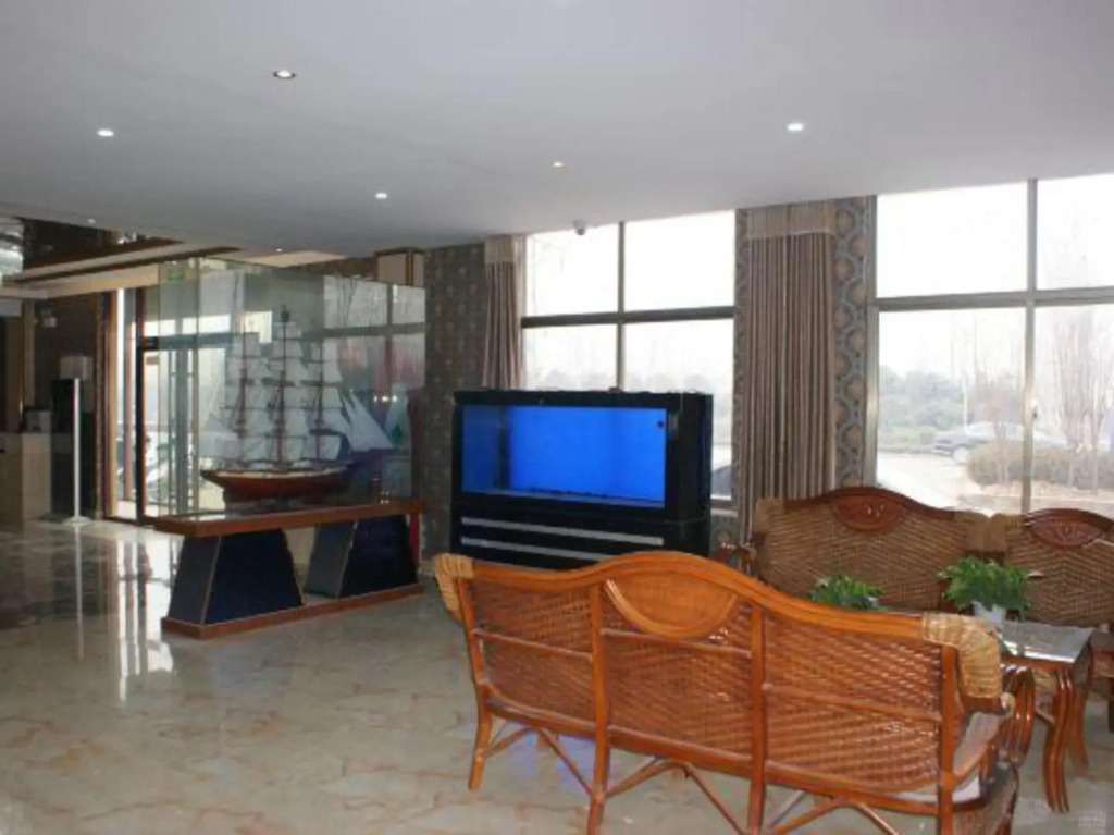 Jiayi Hotel (Heze Dingtao Bus Station)