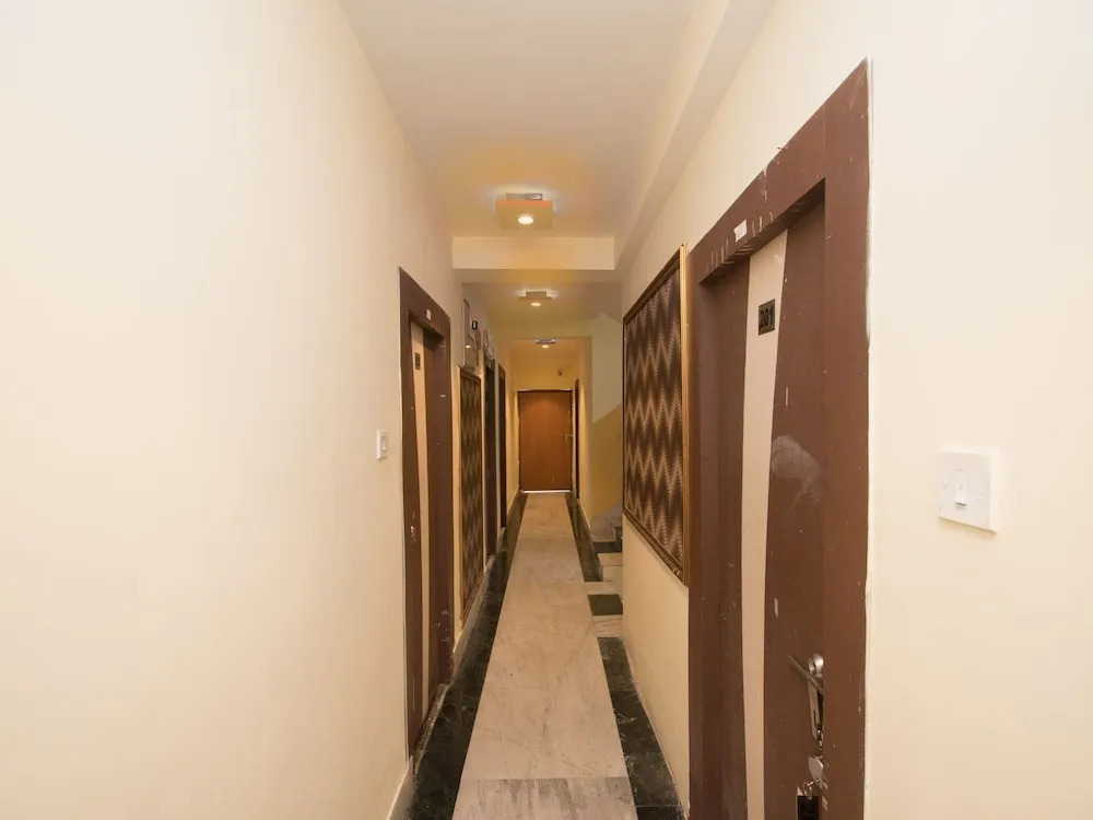 OYO 1865 Hotel Trivedi International