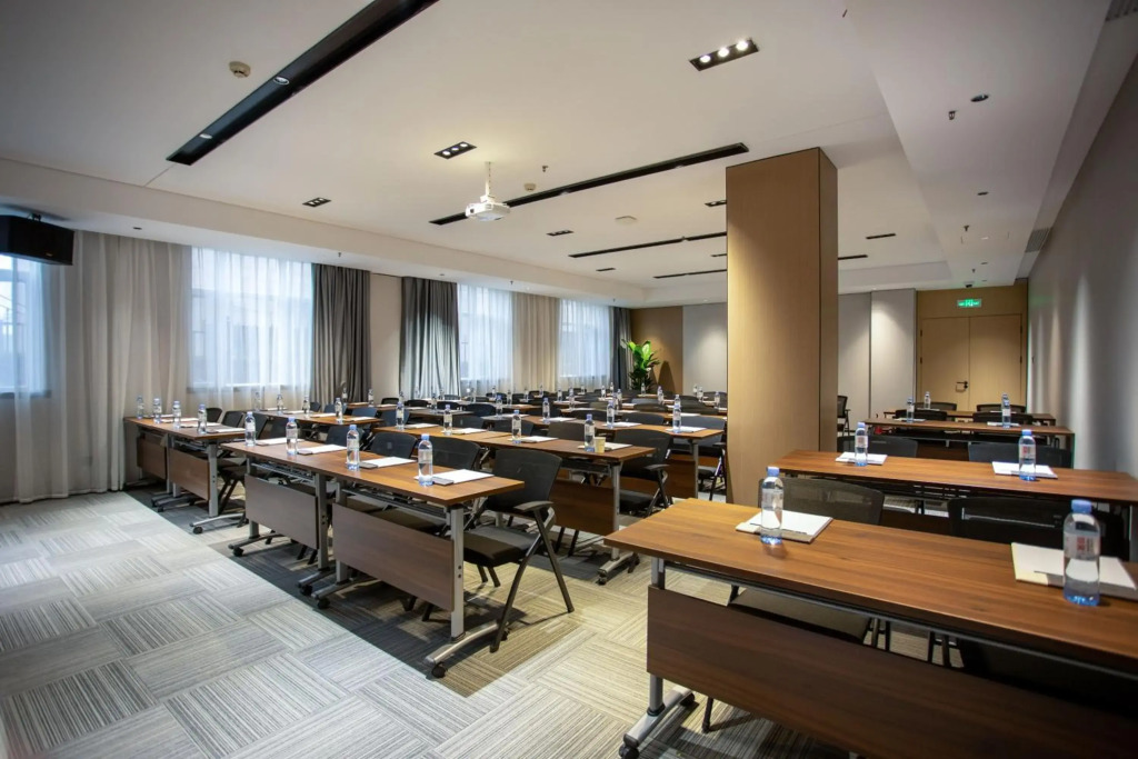 VX Hotel Shanghai Yixian Road Dabaishu