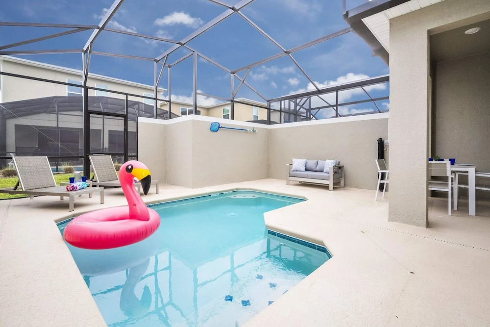 Stunning 5 Bd W/ Pool @ Storey Lake Resort 2400