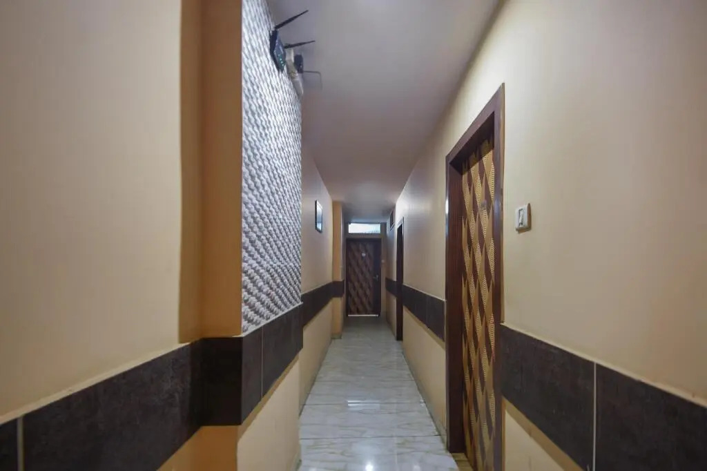 Hotel Golden Palace by OYO Rooms