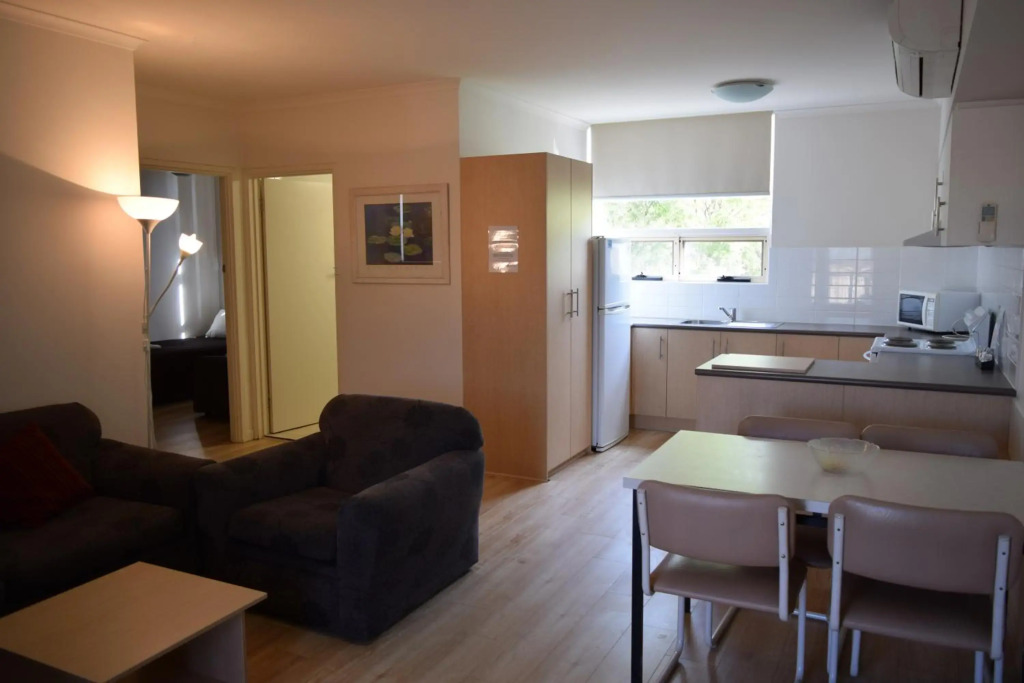 Glenelg Holiday Apartments