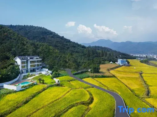 Anji Chunxi HUSH · Mountain Retreat, Flower Sea Countryside Family Pool & Rafting Holiday Stay