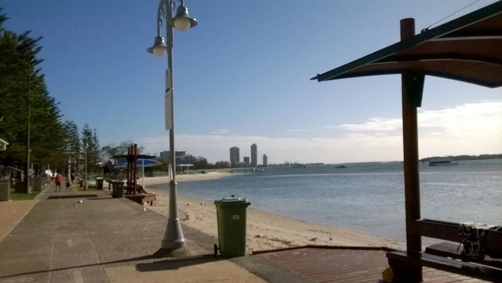 Grand Hotel Apartments Gold Coast by owner