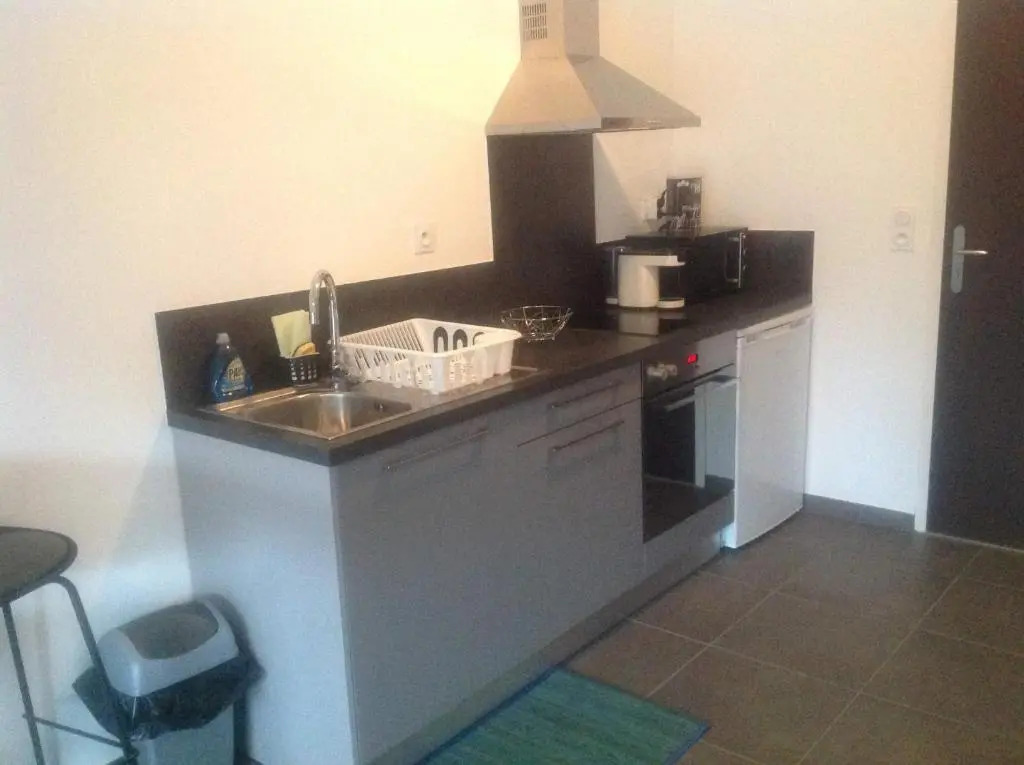 charmant studio dans résidence neuve et calme