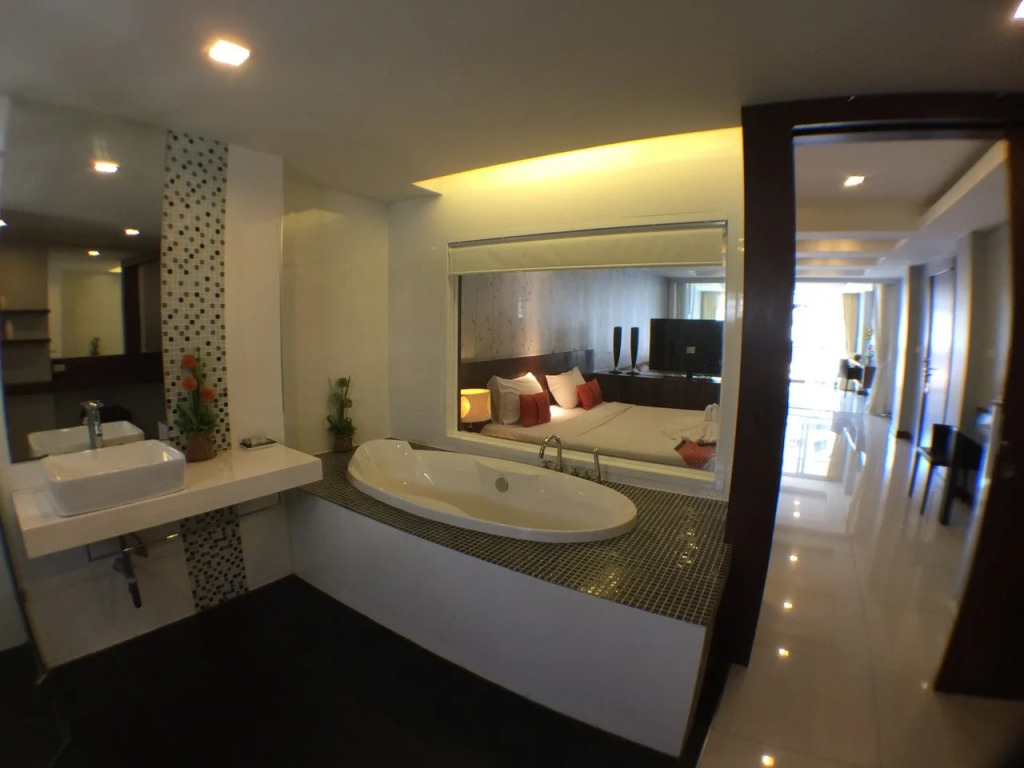 Platinum Hotel and Apartments