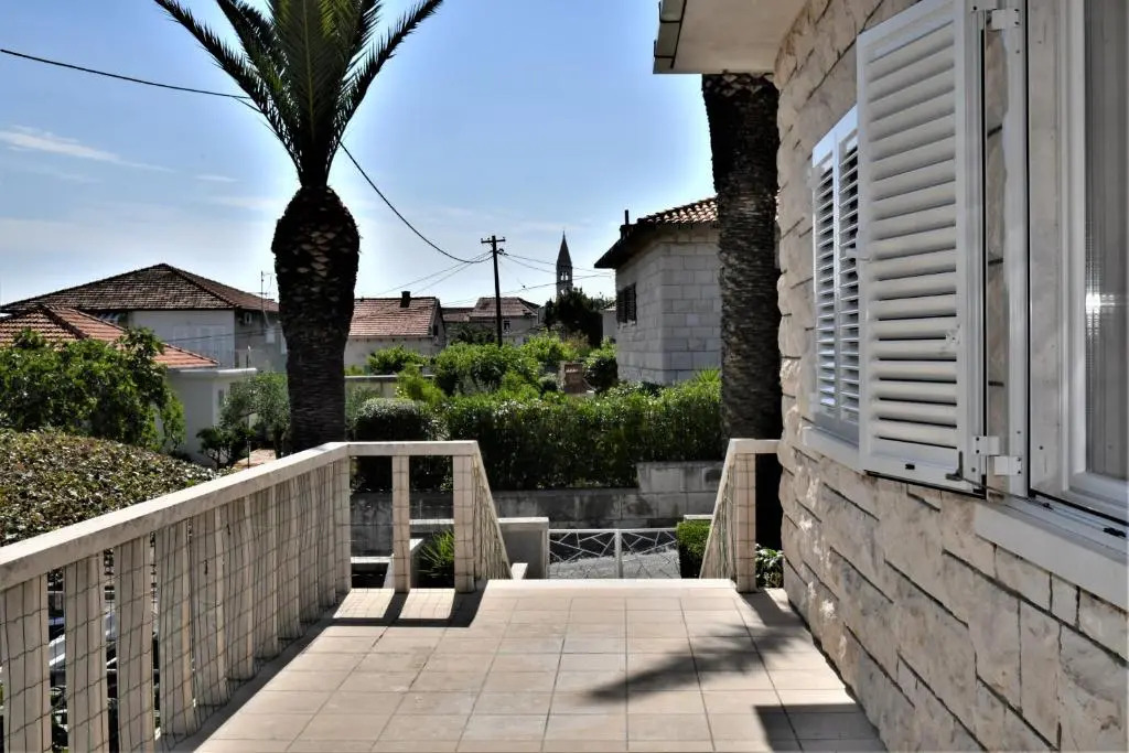 Apartments Near Sea Supetar