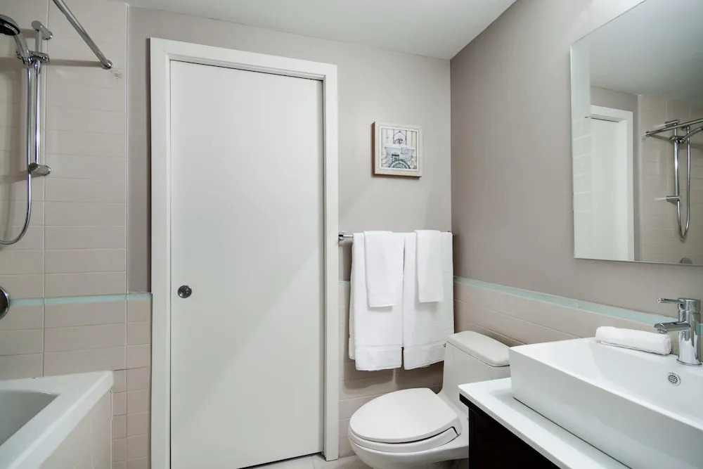 Montreal Convention Centre Apartments